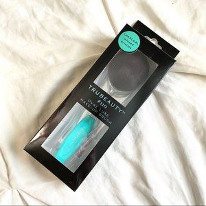 ↠NWT↞ Tru Beauty Oval Luxe Makeup Brush for Face